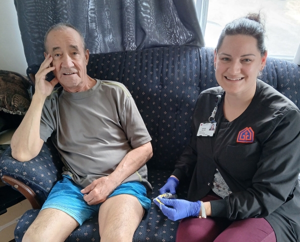 Une première au Canada : des patients atteints de cancer reçoivent une immunothérapie à domicile par injection sous-cutanée