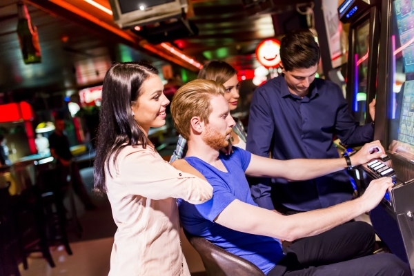 Un rapport appelle à une stratégie nationale pour contrer les méfaits du jeu en ligne chez les jeunes adultes