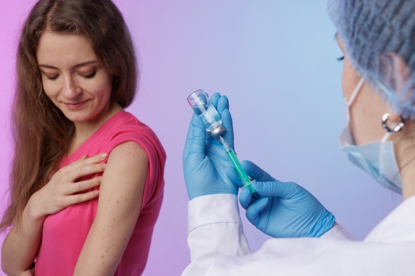 Se faire vacciner avant les Fêtes : les pharmaciens encouragent la population à se protéger