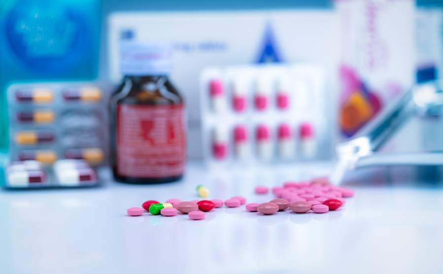 Médicaments génériques et biosimilaires au Canada, des économies potentielles de 94 milliards de dollars d'ici 2035
